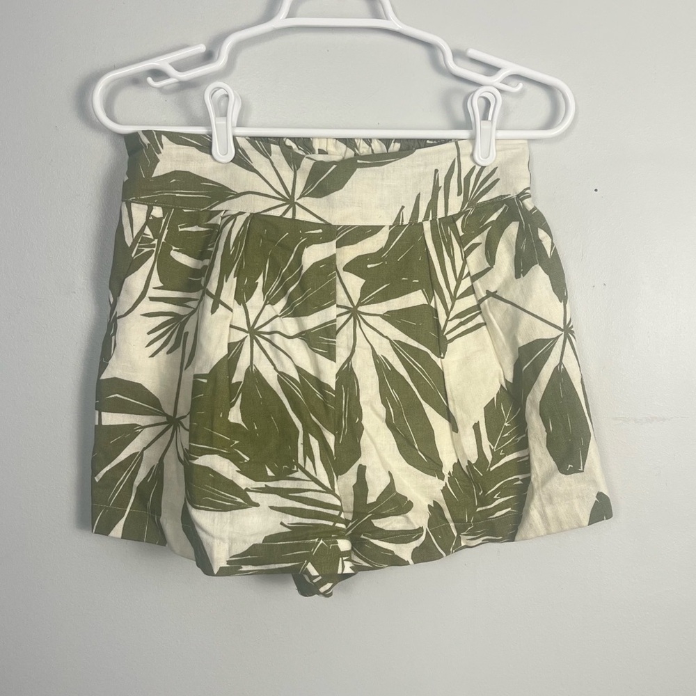Abercrombie & fitch green leaf linen pull on shorts size small